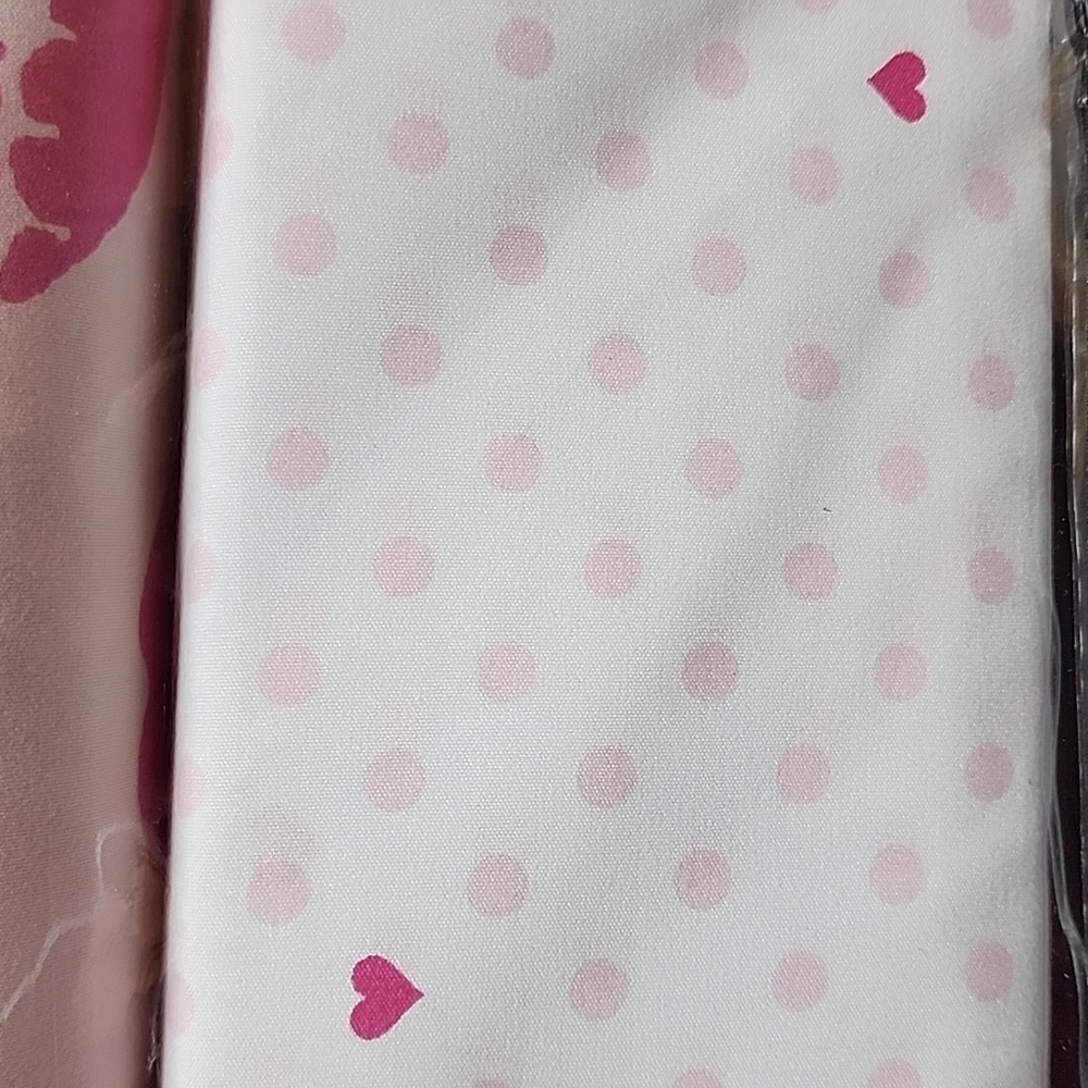 Betsey Johnson 6 Piece Bed In A Bag Pink Lip Print & Hearts Twin Bed Set NWT - Picture 13 of 16